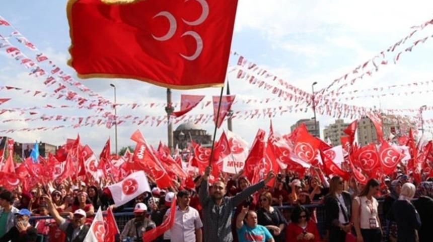 MHP'de istifalar s&uuml;r&uuml;yor