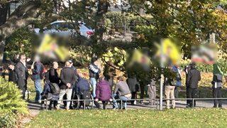 İsveç'te bir skandal görüntü daha! Şehrin göbeğinde terör örgütüne ait paçavralarla...