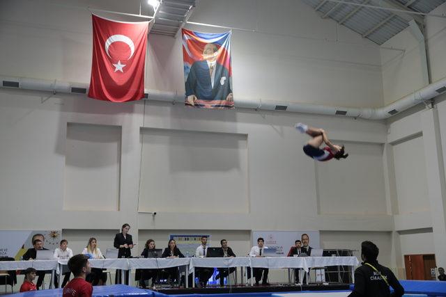 Bolu'da düzenlenen Trampolin Cimnastik Türkiye Şampiyonası sürüyor