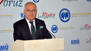 Sosyal medyada gündem olmuştu! 'Vampir' uyarısı yapan rektör istifa etti