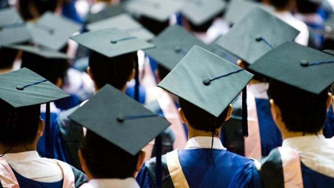 En &ccedil;ok burs veren &uuml;niversite hangisi? İşte İstanbul'daki &uuml;niversitelerin burs ve &uuml;cretleri