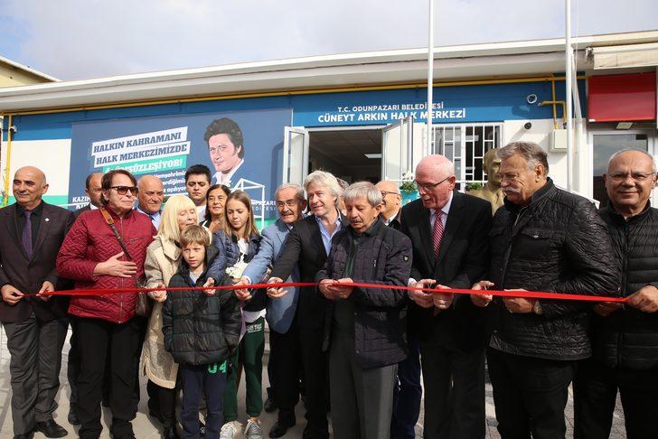 Eskişehir'de "Cüneyt Arkın Halk Merkezi" açıldı G3