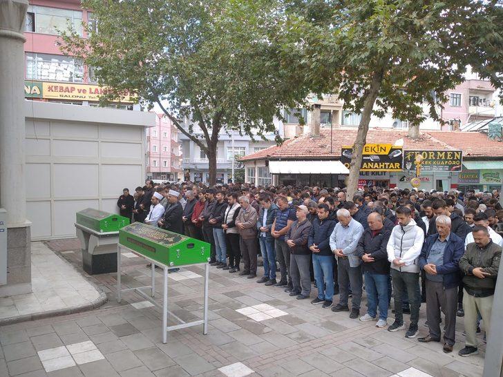 Konya'da kazada hayatını kaybeden belediye çalışanı toprağa verildi G2