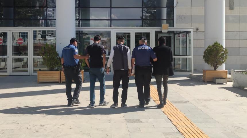 Elazığ’da hırsızlık yaparken suçüstü yakalanan 3 şüpheli gözaltına alındı