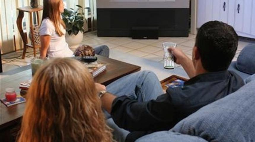 T&uuml;rkiye g&uuml;nl&uuml;k 330 dakika televizyon izleme oranıyla d&uuml;nya lideri