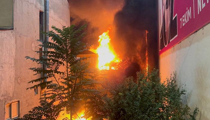 Son dakika: Kadıköy'de bir binada patlama meydana geldi! Vali Yerlikaya acı haberi duyurdu... Olayla ilgili yeni görüntüler ortaya çıktı