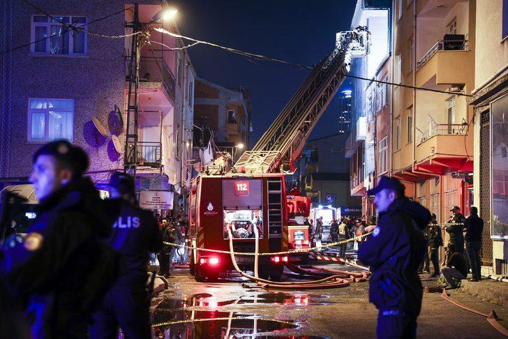 GÜNCELLEME 3- Kadıköy'de bir binada meydana gelen patlamanın ardından çıkan yangın söndürüldü G2