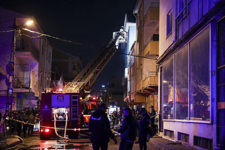GÜNCELLEME 3- Kadıköy'de bir binada meydana gelen patlamanın ardından çıkan yangın söndürüldü G3