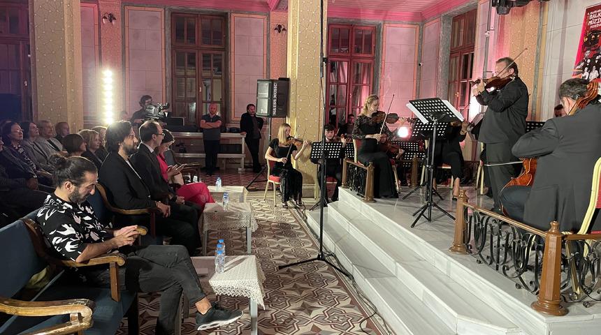 Uluslararası Balkan M&uuml;zik Festivali'nde Trakya Ensemble konser verdi