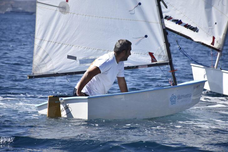 Bodrum'da çocukların hakemlik yaptığı "Dino Cup"ta veliler yarıştı G4