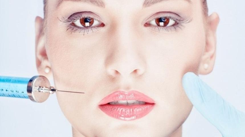 Botoks sonrası yüzde donuk ve ifadesiz bir görünüm olur mu?