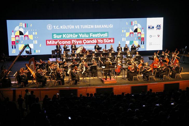 Cumhurbaşkanlığı Senfoni Orkestrası 13 yıl aranın ardından Diyarbakır'da sahne aldı G1