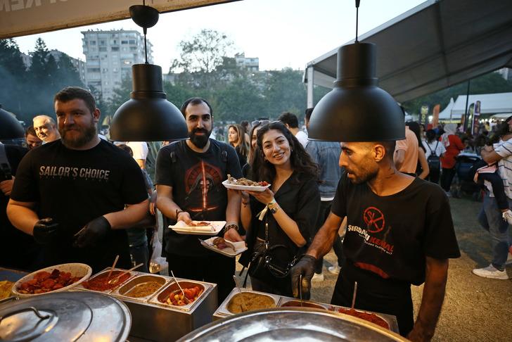 Yüz binlerce kişi gastronomi şöleni yaşadı! Adana Lezzet Festivali'nde 261 ton et tüketildi G3
