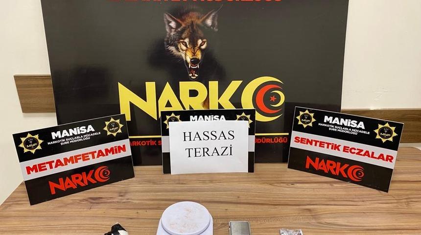 Manisa'da uyuşturucu operasyonunda yakalanan 2 kişi tutuklandı