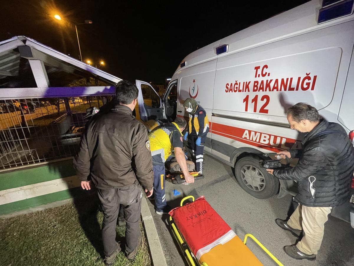 Bursa'da ambulansın &ccedil;arptığı yaşlı kadın yaralandı