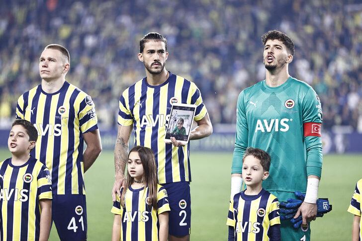"Hastasını kurtaramamış doktor!" Son dakika: Fenerbahçe - Karagümrük maçı sonrası Serdar Ali Çelikler ve Güntekin Onay'ın Altay Bayındır yorumu sosyal medyayı karıştırdı! G5