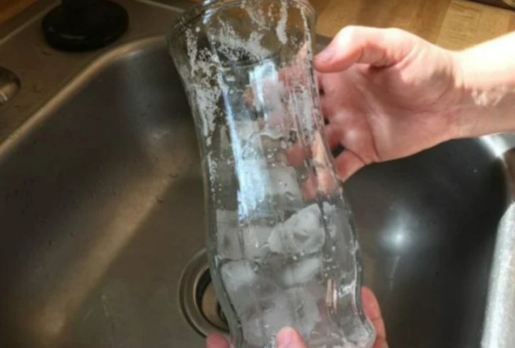 DAR AĞIZLI ŞİŞELERİN TEMİZLİĞİ 