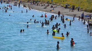 Burası Ege veya Akdeniz değil, Van Gölü kıyısı