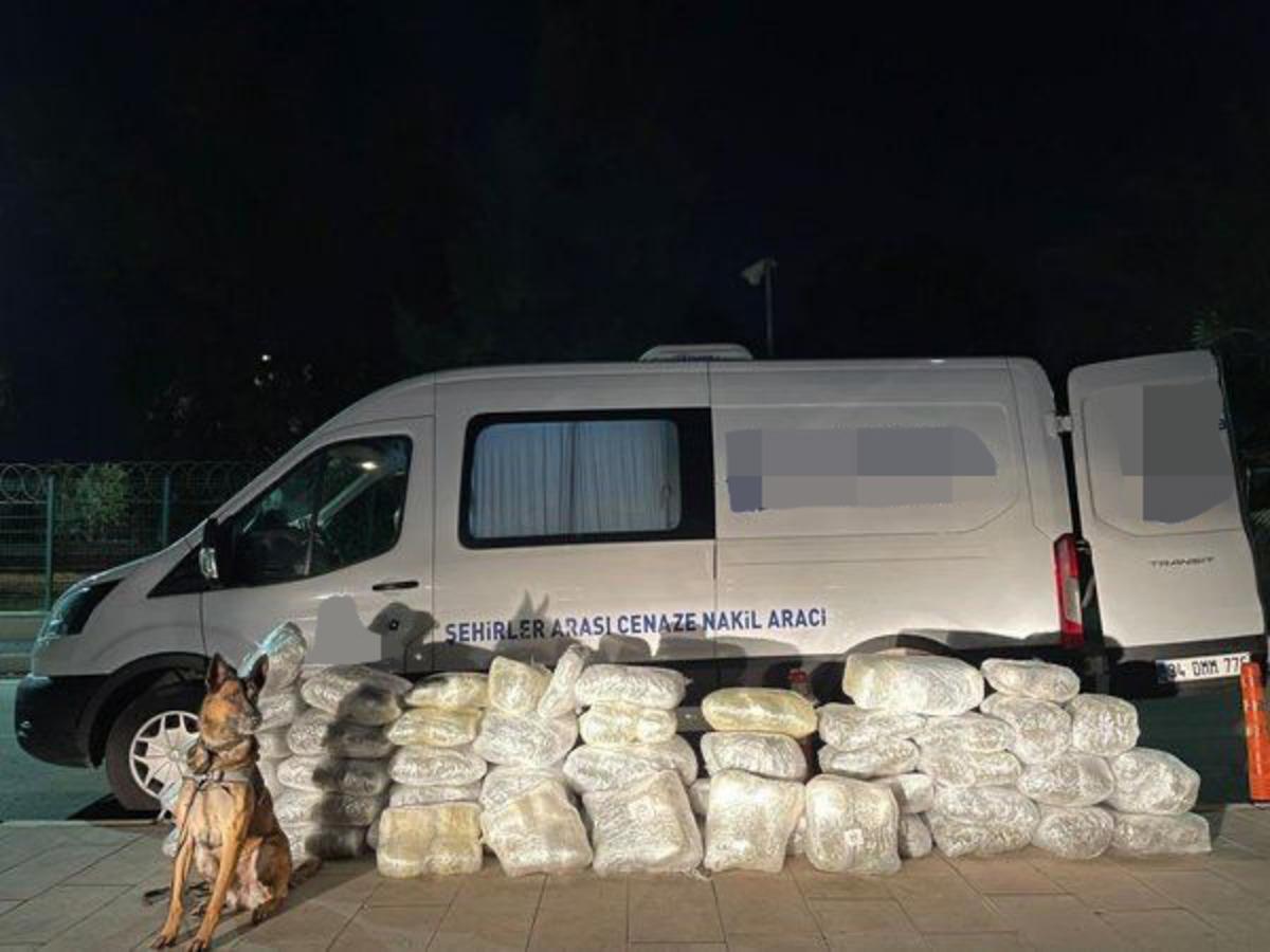 Adana'da cenaze nakil aracında uyuşturucu bulunmasıyla ilgili 3 zanlı tutuklandı