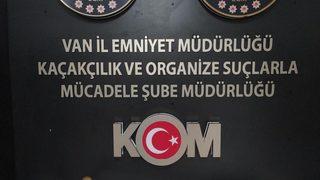 Van'da 8 sikke ve tarihi eser niteliği taşıyan 3 obje ele geçirildi