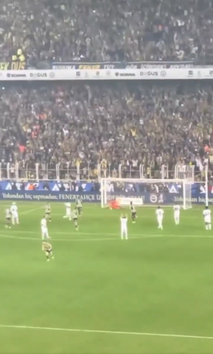 Fenerbahçeli İsmail Yüksek'i görenler inanamadı! Paylaşım rekoru kırıyor! 50 metre deparın ardından Jorge Jesus saha içine kadar girdi... G1