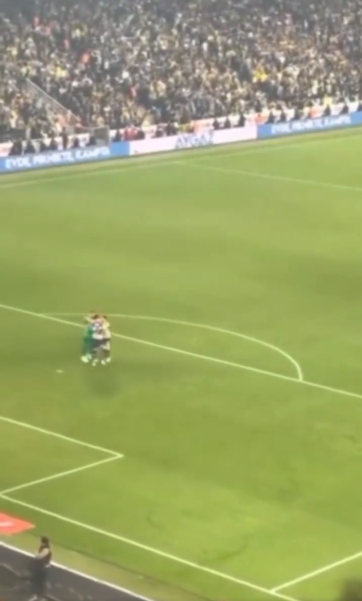 Fenerbahçeli İsmail Yüksek'i görenler inanamadı! Paylaşım rekoru kırıyor! 50 metre deparın ardından Jorge Jesus saha içine kadar girdi... G3