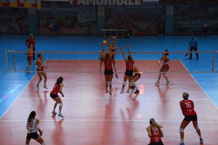 SMA hastası bebek için düzenlenen voleybol turnuvasını Galatasaray kazandı G4