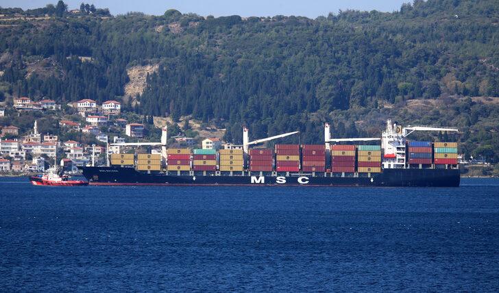 Çanakkale Boğazı'nda makine arızası yapan gemi limana çekildi G1