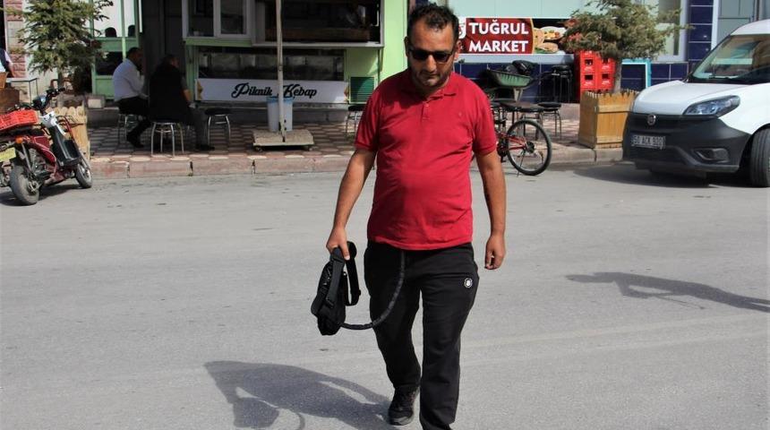 Kalbini elinde taşıyor! En büyük korkusu kapkaççılar