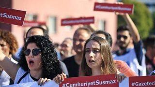 Cumhuriyet davası başladı! Kadri Gürsel'in çocuğuna sarılmasına izin yok
