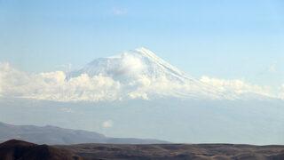 Türkiye'nin en yüksek noktası Ağrı Dağı karla kaplandı