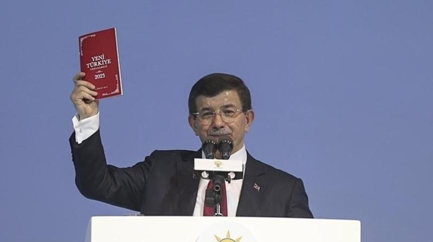 'Yeni Türkiye Sözleşmesi'ni Başbakan Davutoğlu okudu