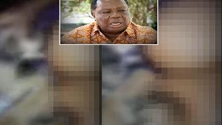 Patronu yeni doğum yapan kadını köpeklerini emzirmeye zorladı! Bir de o anları kaydetti