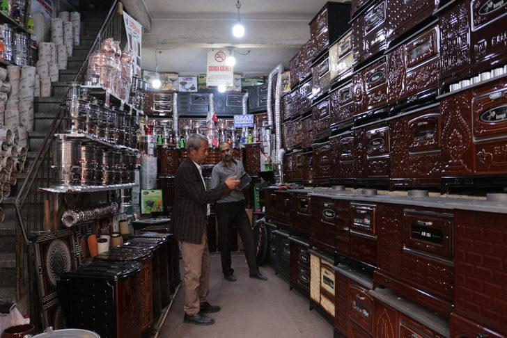 Konya'da havaların soğumasıyla Sobacılar Sokağı hareketlendi G1