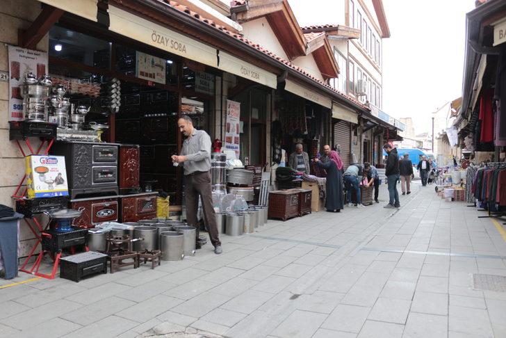 Konya'da havaların soğumasıyla Sobacılar Sokağı hareketlendi G4