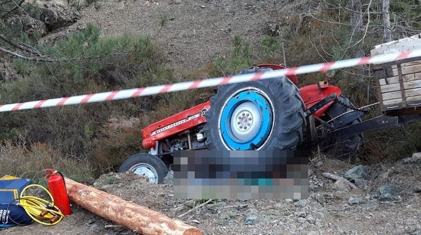 Denizli'de devrilen traktörün altında kalan çocuk öldü