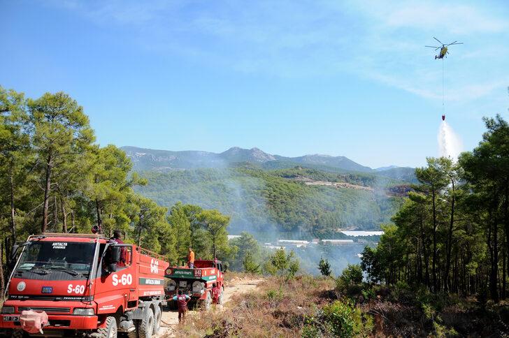 GÜNCELLEME - Antalya'da çıkan orman yangını kontrol altına alındı G1