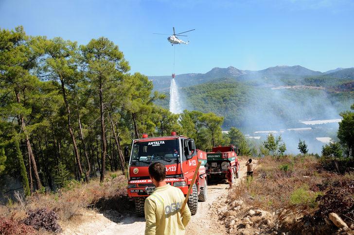 GÜNCELLEME - Antalya'da çıkan orman yangını kontrol altına alındı G3