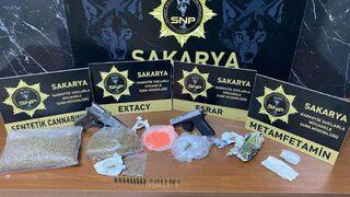 Sakarya'da uyuşturucu operasyonlarında yakalanan 4 zanlı tutuklandı