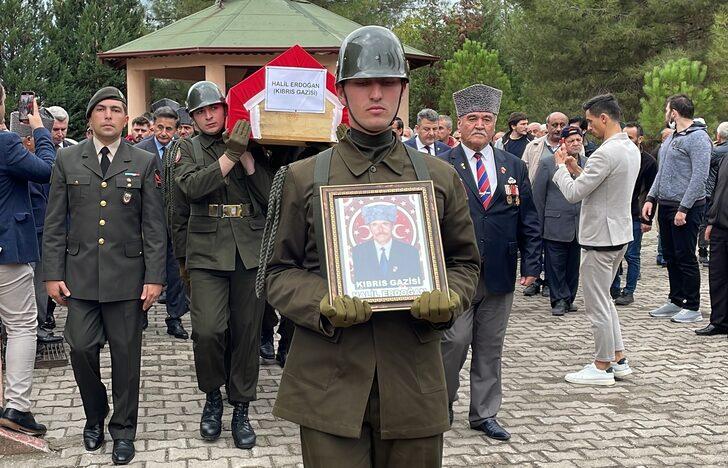 Karabük'te vefat eden Kıbrıs gazisi son yolculuğuna uğurlandı G4