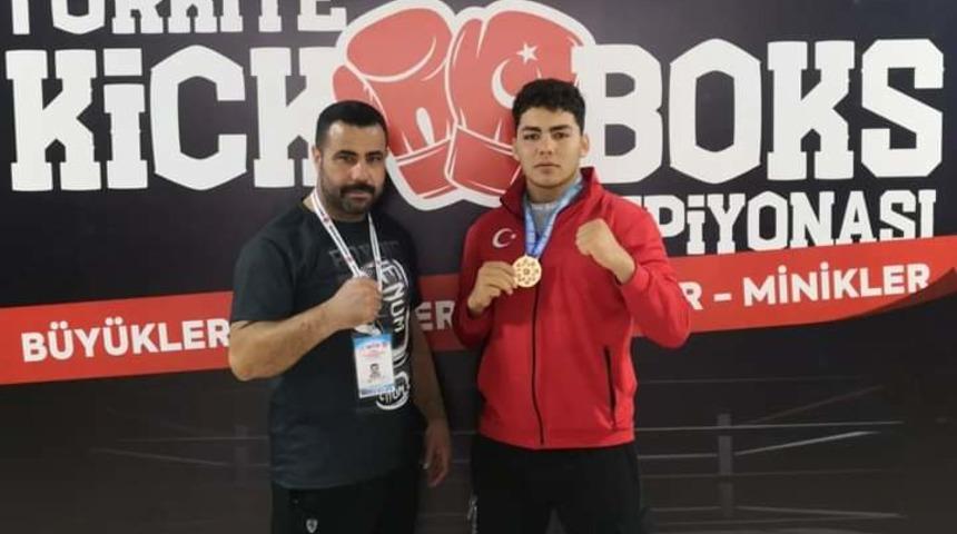 Şampiyon kick boksçu, İzmir'deki motosiklet kazasında hayatını kaybetti