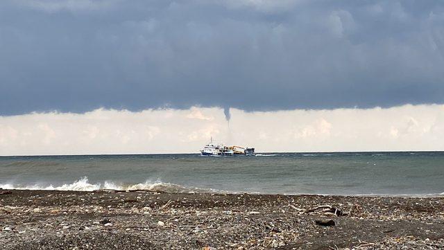 Kastamonu'nun Abana ve Cide ilçelerinde denizde oluşan hortum görüntülendi