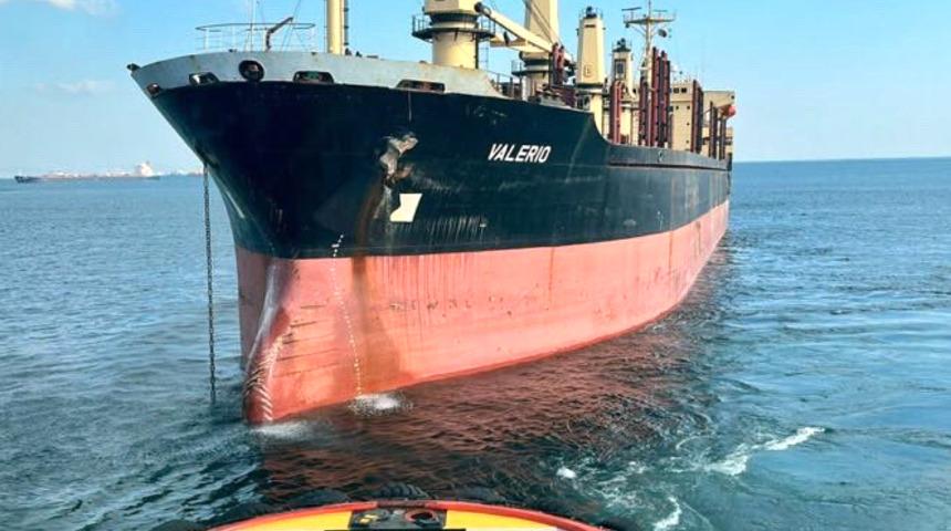 GÜNCELLEME - İstanbul Boğazı'nın güneyinde arızalanan yük gemisi kurtarıldı