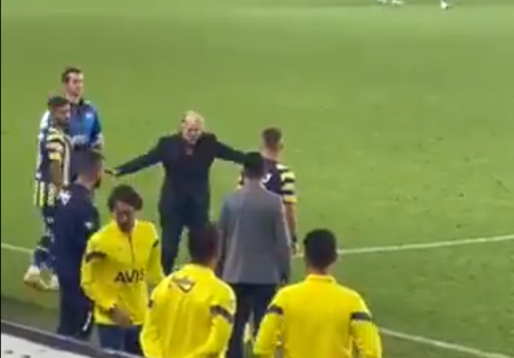 Tribün kamerasından ortaya çıktı! Yedek kulübesi şok oldu... Jesus'u zor sakinleşti G5