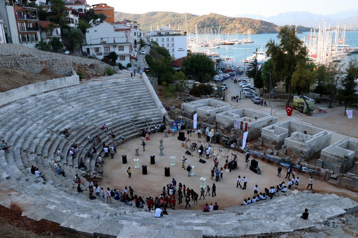 Fethiye'deki Telmessos Antik Tiyatrosu hizmete a&ccedil;ıldı