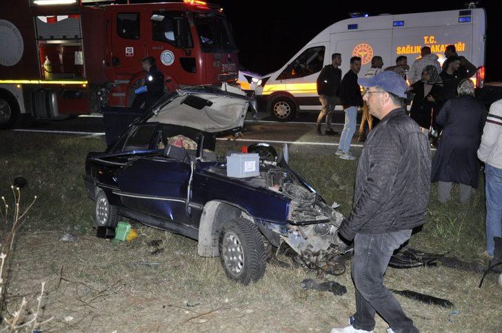 Korkunç kaza: Arabalardan biri paramparça oldu! 1 ölü, 8 yaralı G2