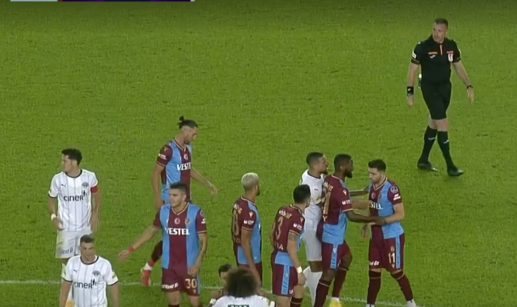 Son dakika: Uğurcan orta sahaya kadar geldi! Maçta ortalık bir anda karıştı G3