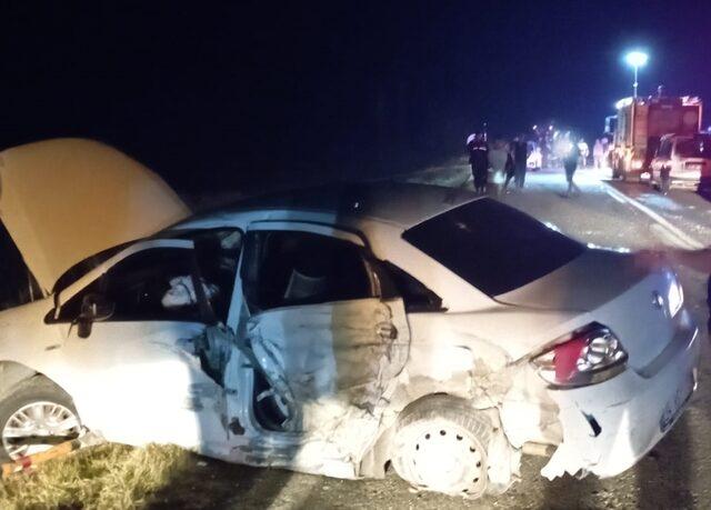 Tekirdağ'da iki otomobilin çarpıştığı kazada 9 kişi yaralandı