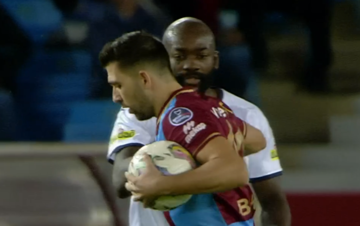 Son dakika: Uğurcan orta sahaya kadar geldi! Maçta ortalık bir anda karıştı G1