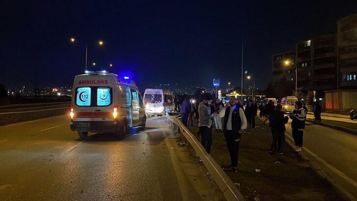 Bursa'da işçi servisi ile kamyonetin çarpıştığı kazada 4 kişi yaralandı G3